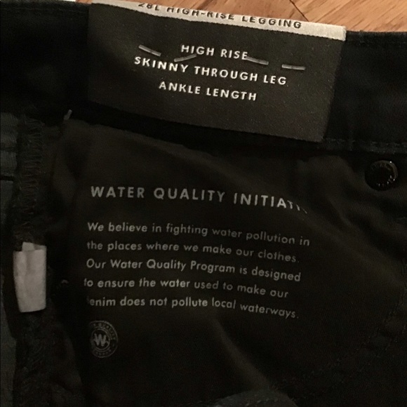 NWT BANANA REPUBLIC HIGH RISE LEGGING POWER STRETCH DENIM - SOFT & LIGHTWEIGHT - Picture 3 of 11